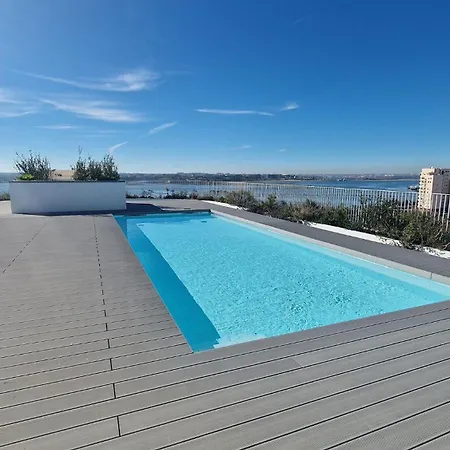 Home2830 Barreiro (Setubal)